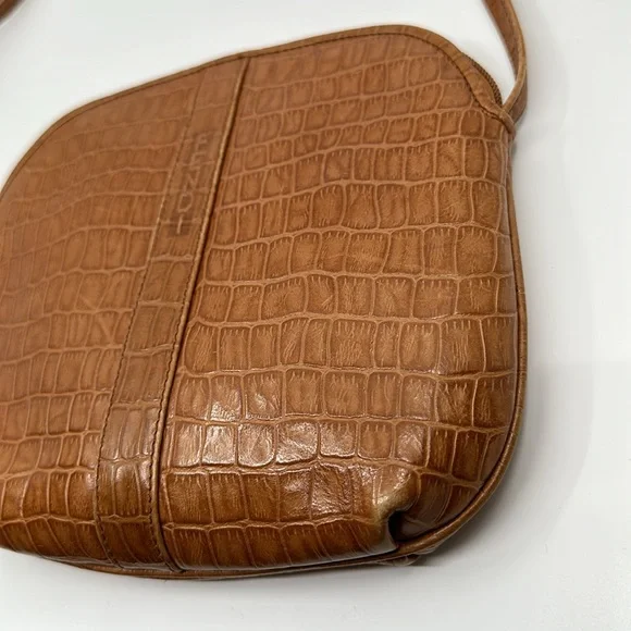 Vintage 80’s Fendi tan embossed crocodile shoulder crossbody bag - Picture 3 of 14